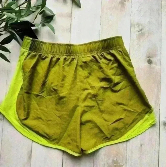 Nike Dri-Fit Green Athletic Workout Shorts Standard Fit Size Small NWT - Picture 4 of 5